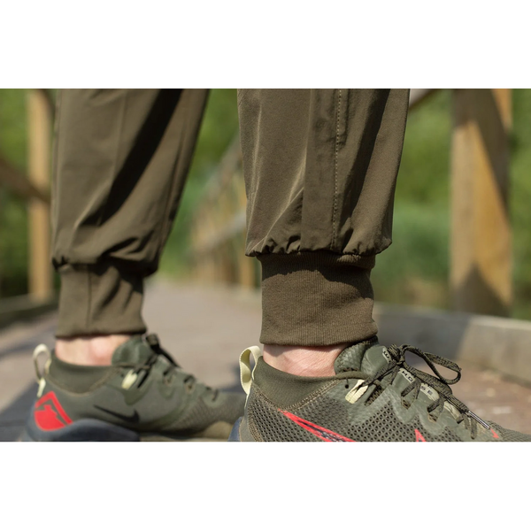 Pantaloni Korda Ultralite Jogger Olive marime M