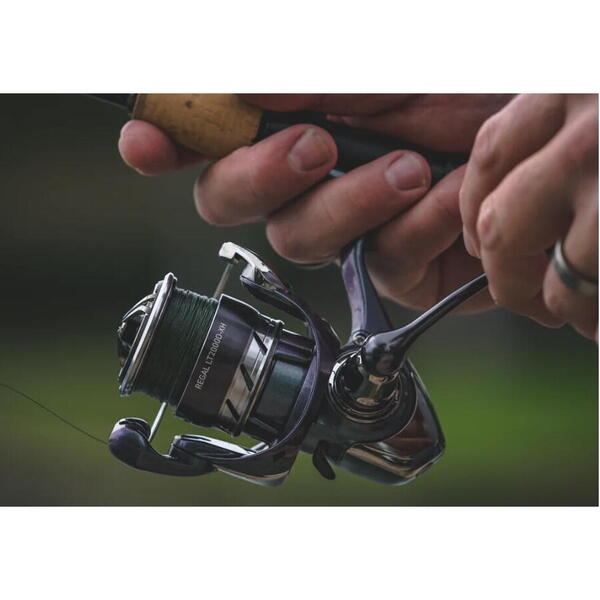 Mulineta Daiwa 24 Regal LT 2000D-XH